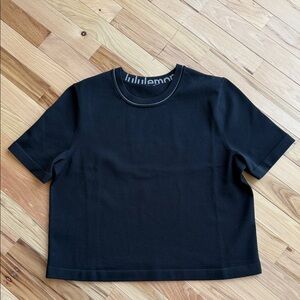 NWOT lululemon athletica Classic Black Short Sleeve Crop Tee women’s size 6